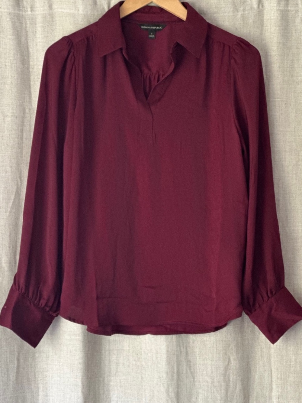 Banana Republic Silk Pullover Blouse in a Beautiful Wine Red.